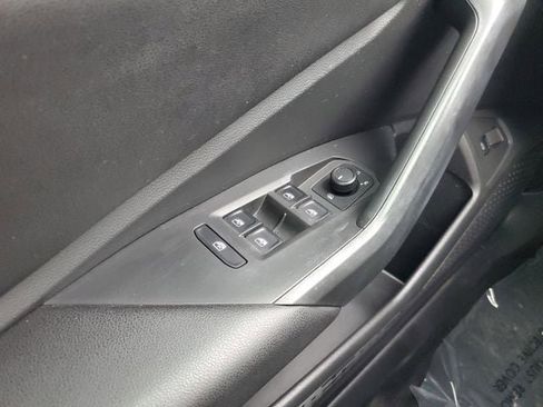 Used 2019 Volkswagen Jetta SE image 27