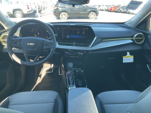 New 2026 Chevrolet Trax LT w/ Sunroof Package image 12