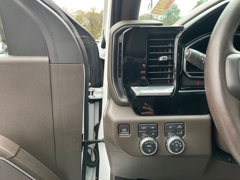 Used 2022 GMC Sierra 1500 SLT w/ SLT Premium Plus Package image 19