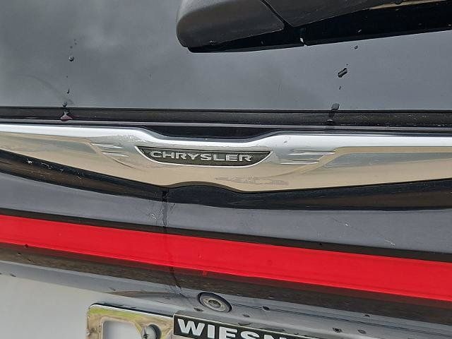 Used 2023 Chrysler Pacifica Touring-L FWD image 27