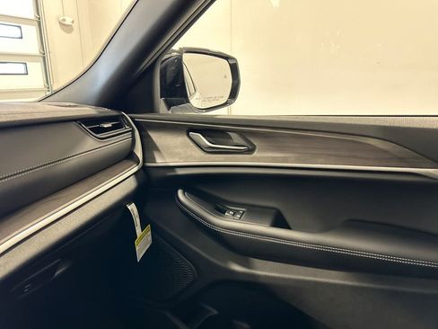 New 2026 Jeep Grand Cherokee L 4WD image 28