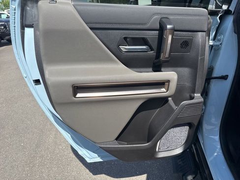 Used 2025 GMC Hummer EV 3X AWD/4WD image 31