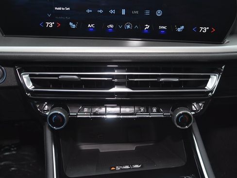 New 2026 Chevrolet Traverse LT w/ Enhanced Driving Package image 17