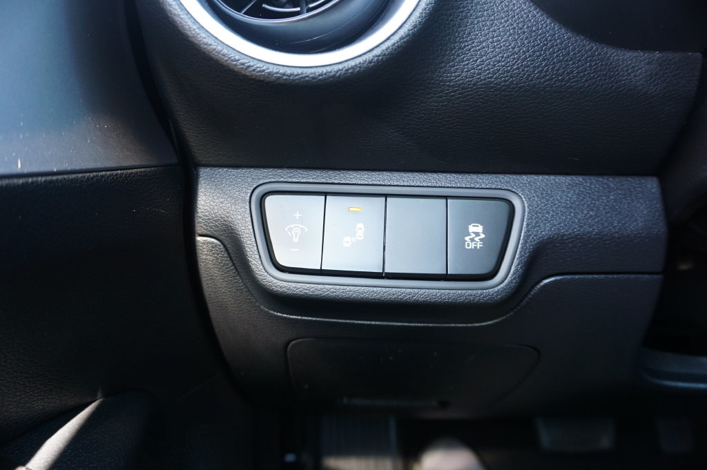 Used 2023 Kia Forte LXS w/ LXS Technology Package FWD image 5