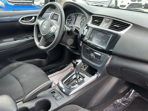 Used 2019 Nissan Sentra SR FWD image 18