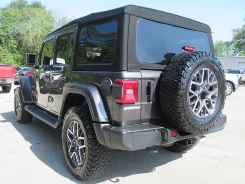 Used 2024 Jeep Wrangler Unlimited Sahara w/ Safety Group AWD/4WD image 5
