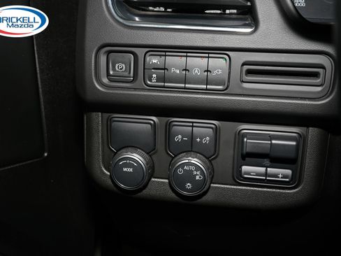 Used 2021 Chevrolet Suburban RST w/ Luxury Package RWD image 31
