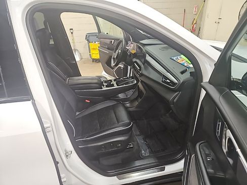 Certified 2025 Buick Enclave Sport Touring image 32