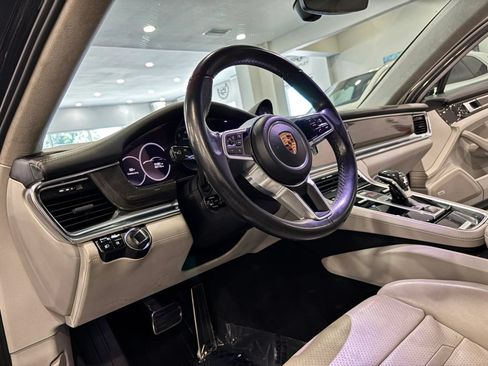 Used 2017 Porsche Panamera Turbo w/ Carbon Fiber Interior Package AWD/4WD image 9
