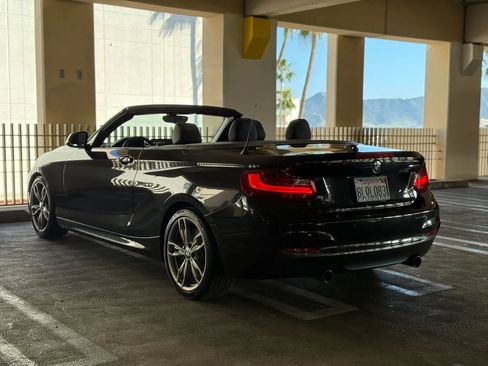 Used 2016 BMW M235i Convertible image 3