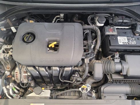 Used 2020 Hyundai Elantra SE FWD image 30
