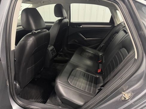 Used 2015 Volkswagen Passat 1.8T SE image 15
