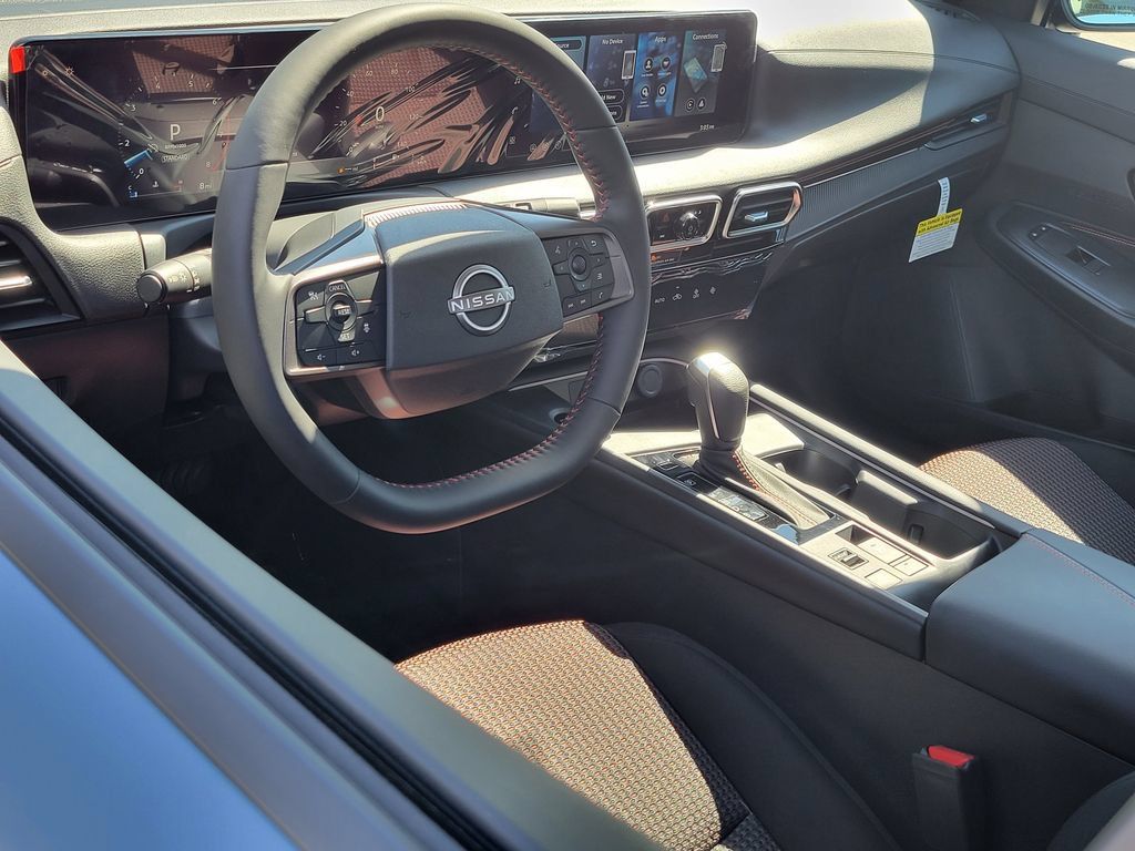 New 2026 Nissan Sentra SR FWD image 4
