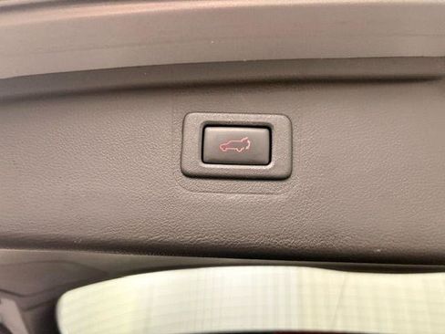 Used 2019 Subaru Outback 2.5i Limited AWD/4WD image 11