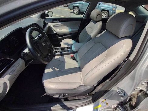 Used 2017 Hyundai Sonata Limited w/ Ultimate Package 04 FWD image 11