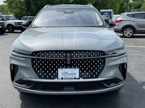 Used 2024 Lincoln Nautilus Reserve AWD/4WD image 8