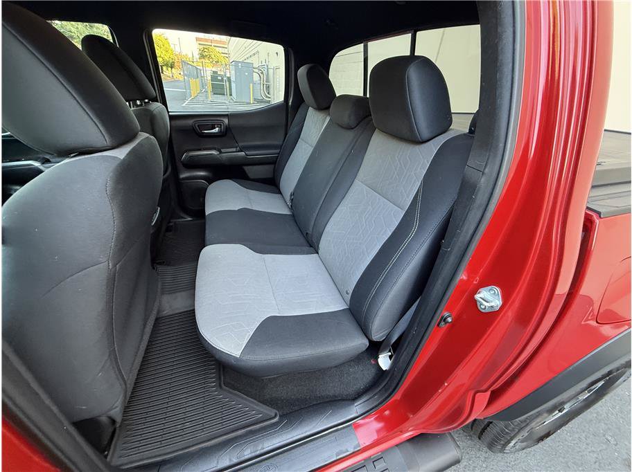 Used 2021 Toyota Tacoma TRD Off-Road AWD/4WD image 20