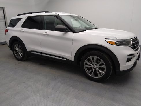 Used 2022 Ford Explorer XLT w/ Equipment Group 202A image 11