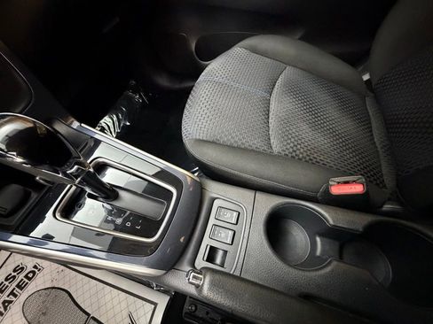 Used 2018 Nissan Sentra SR w/ SR Midnight Edition Package image 16