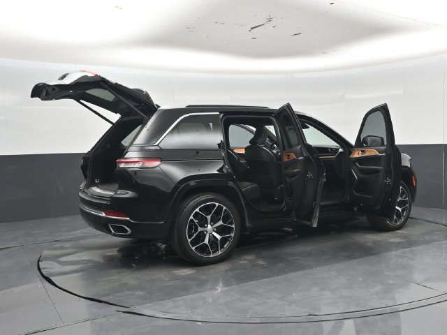 Used 2022 Jeep Grand Cherokee Summit AWD/4WD image 58