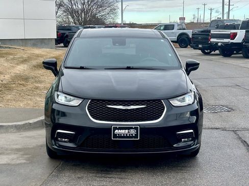 Used 2025 Chrysler Pacifica Select image 7