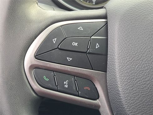 Certified 2022 Jeep Cherokee Limited image 32