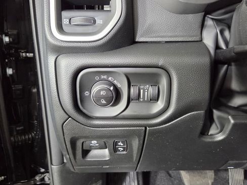 New 2026 RAM 1500 4x4 Crew Cab image 15