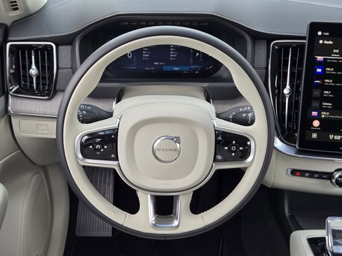 Used 2026 Volvo XC90 B6 Ultra w/ Protection Package AWD/4WD image 24