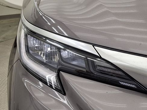 Certified 2021 Toyota Sienna XSE w/ XSE Plus Package AWD/4WD image 32
