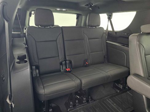 New 2026 Chevrolet Suburban Z71 AWD/4WD image 14