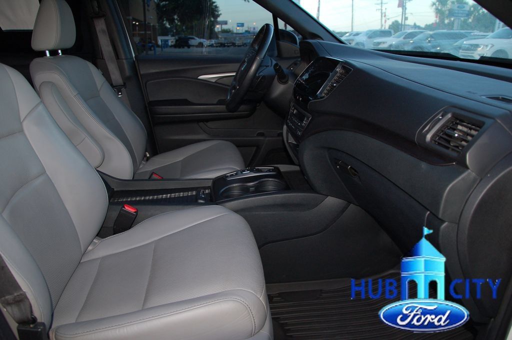Used 2023 Honda Passport EX-L image 16
