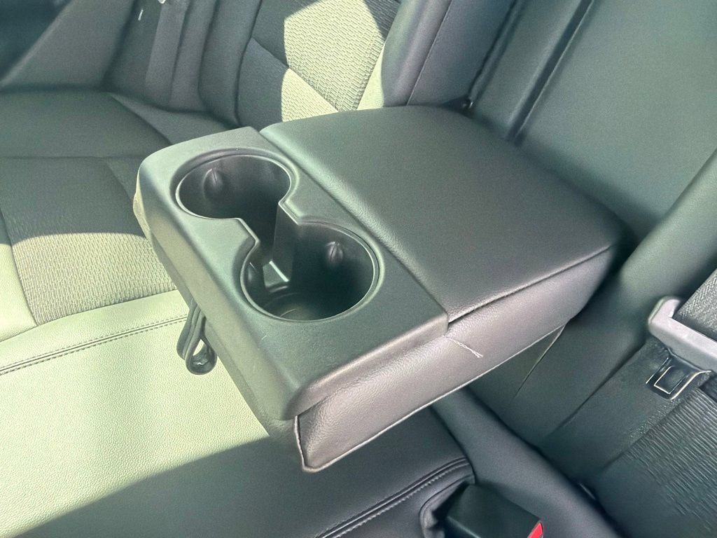 Used 2015 Chevrolet Impala LT w/ Convenience Package FWD image 33