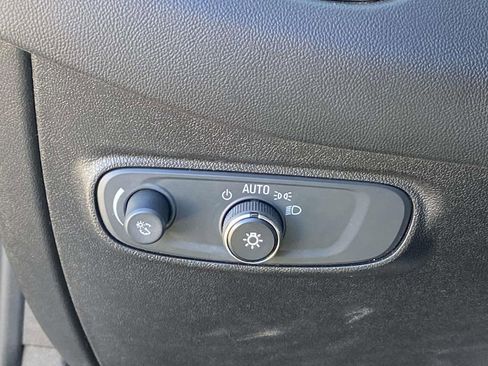 Used 2019 Chevrolet Equinox LT image 29