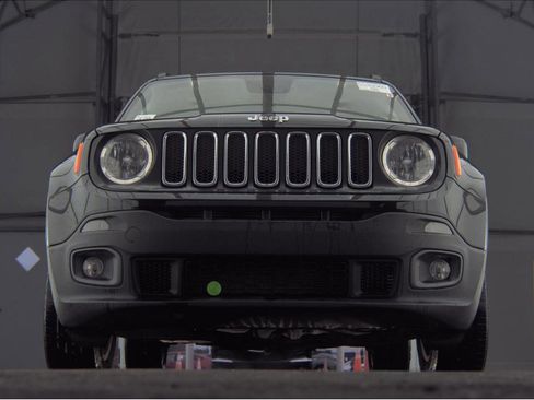 Used 2018 Jeep Renegade Latitude image 30