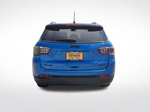 Used 2024 Jeep Compass Latitude AWD/4WD image 4
