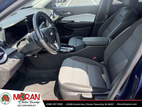 Certified 2024 Chevrolet Trax LT w/ Driver Confidence Package FWD image 17