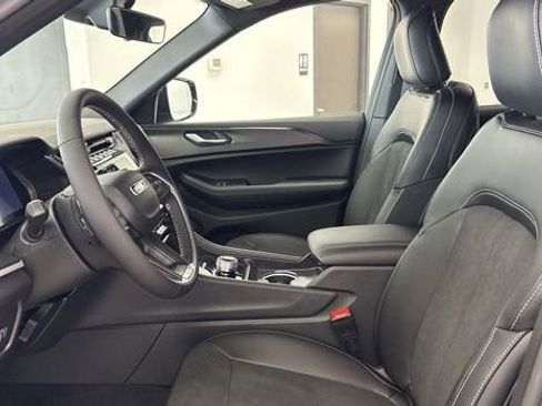 New 2025 Jeep Grand Cherokee L Altitude image 21