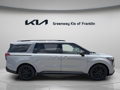 New 2026 Kia Carnival SX w/ SX Dark Edition Package FWD image 8