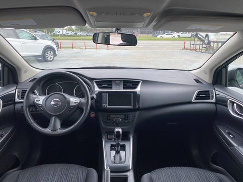 Used 2019 Nissan Sentra SV FWD image 9