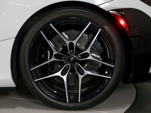 Used 2022 McLaren 765LT RWD image 24