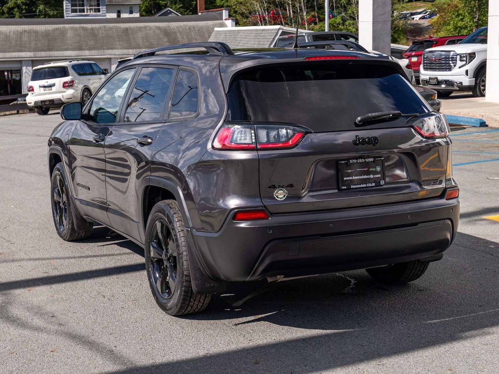 Used 2021 Jeep Cherokee Latitude Plus AWD/4WD image 6