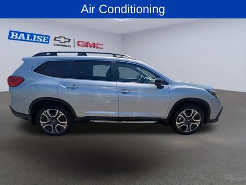 Used 2025 Subaru Ascent Touring AWD/4WD image 8