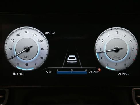 Certified 2023 Hyundai Elantra Limited image 9