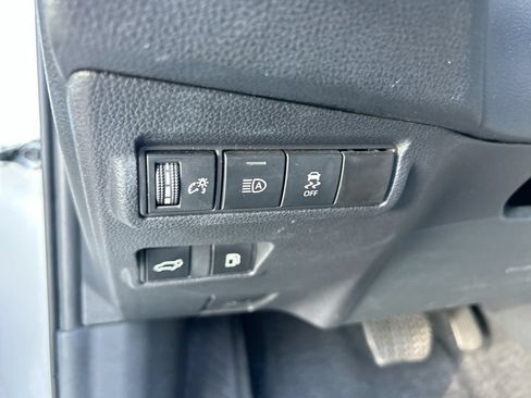 Used 2025 Toyota Corolla Cross AWD Hybrid w/ Convenience Package image 14