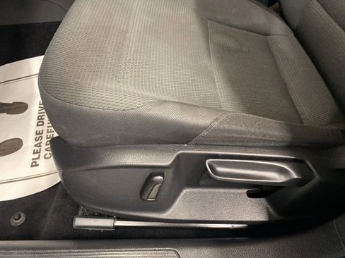 Used 2019 Volkswagen Golf S image 24