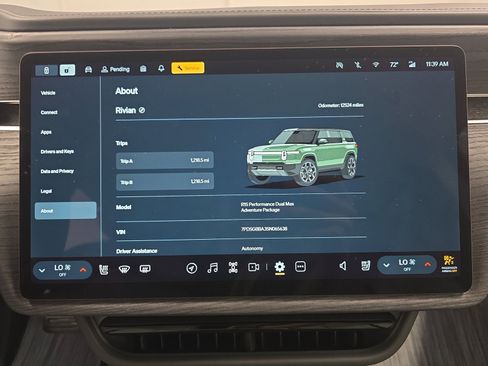 Used 2025 Rivian R1S Adventure AWD/4WD image 29