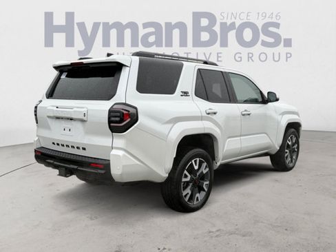 Used 2025 Toyota 4Runner TRD Sport AWD/4WD image 3