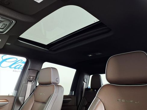 New 2026 GMC Sierra 3500 Denali w/ Denali Reserve Package image 13