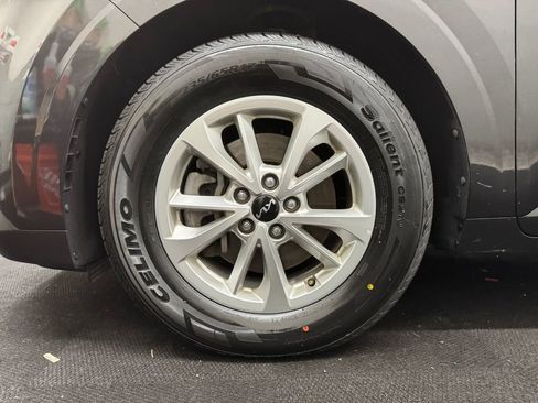 Used 2024 Kia Carnival LX image 12