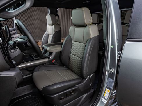 Used 2026 Chevrolet Silverado 2500 ZR2 w/ LPO, Dark Essentials Package image 30